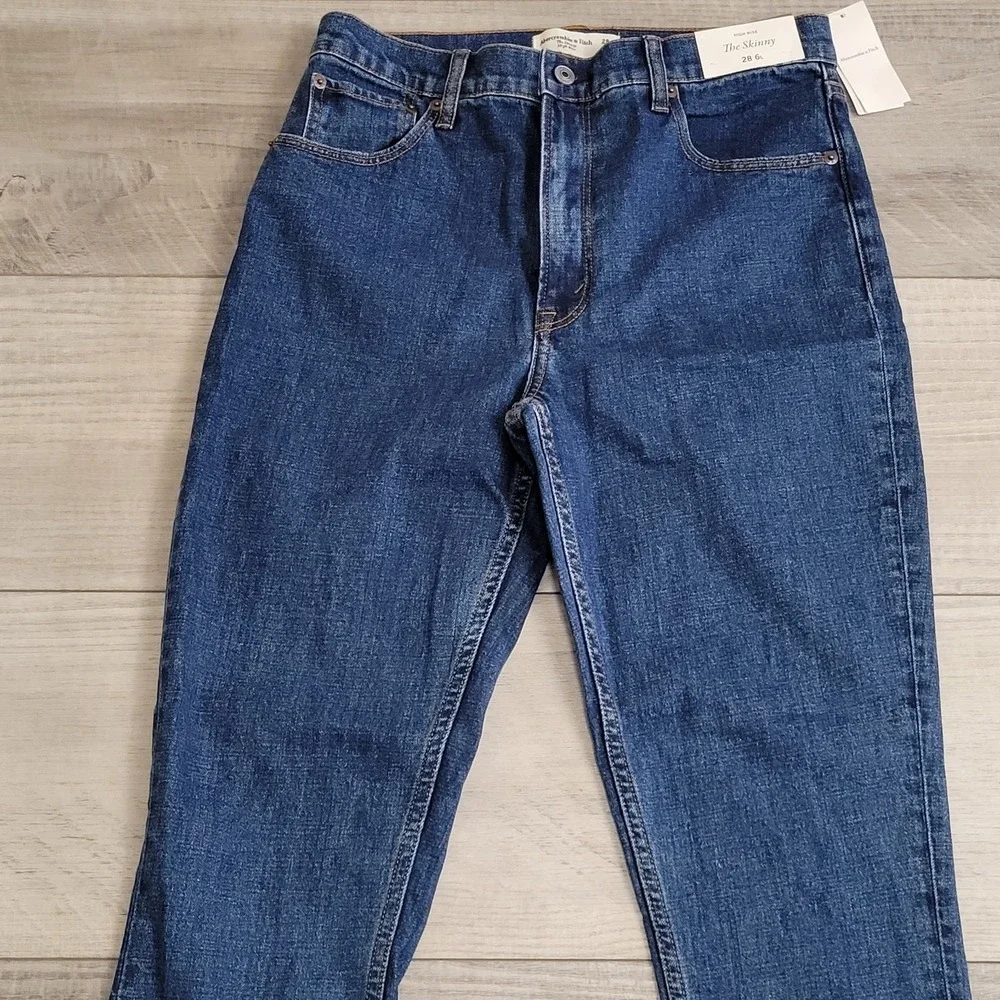 👖NWT Abercrombie‎ Fitch Jeans Womens 28/6L Medium Wash The Skinny Stretch Denim